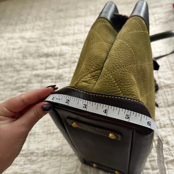 Dooney & Bourke Leather Quilted Purse W/ Cute Heart Buckle - Picture 10 of 10